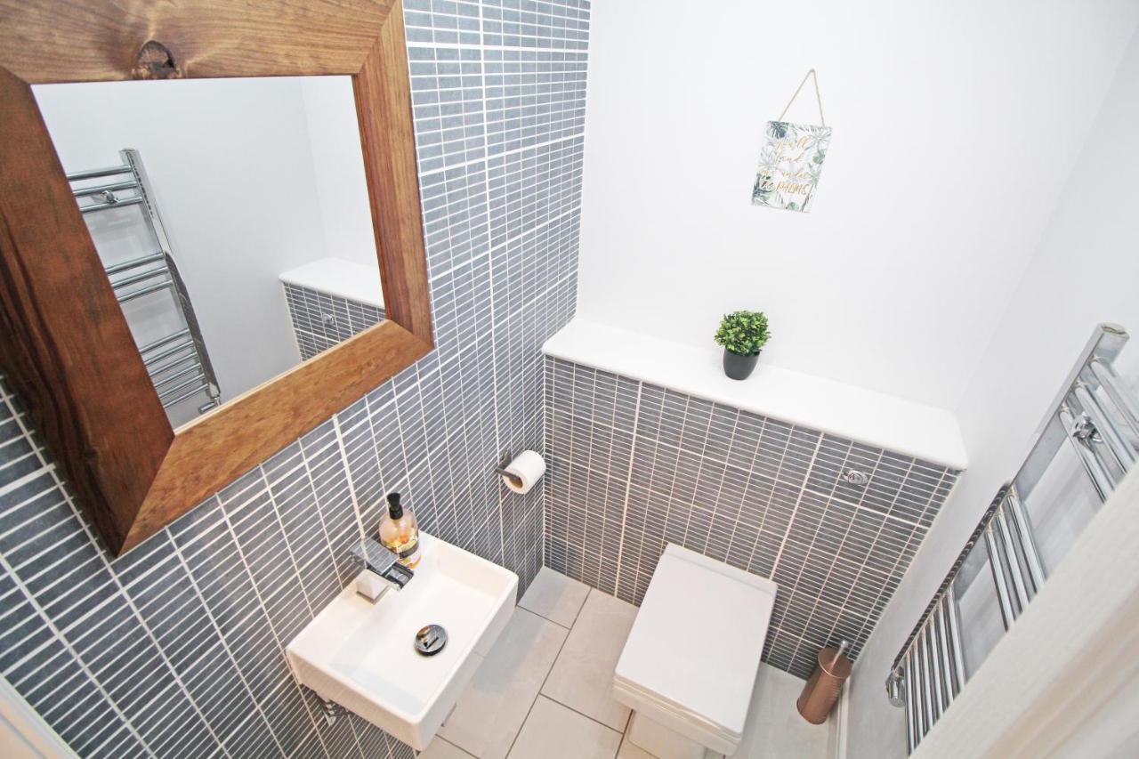 Queens Road - Luxury Spacious Home In Chester Christleton Εξωτερικό φωτογραφία